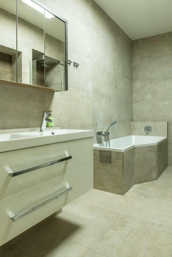 Exclusive 3 Bedroom Top-Notch Flat, Great Location ปราก ภายนอก รูปภาพ