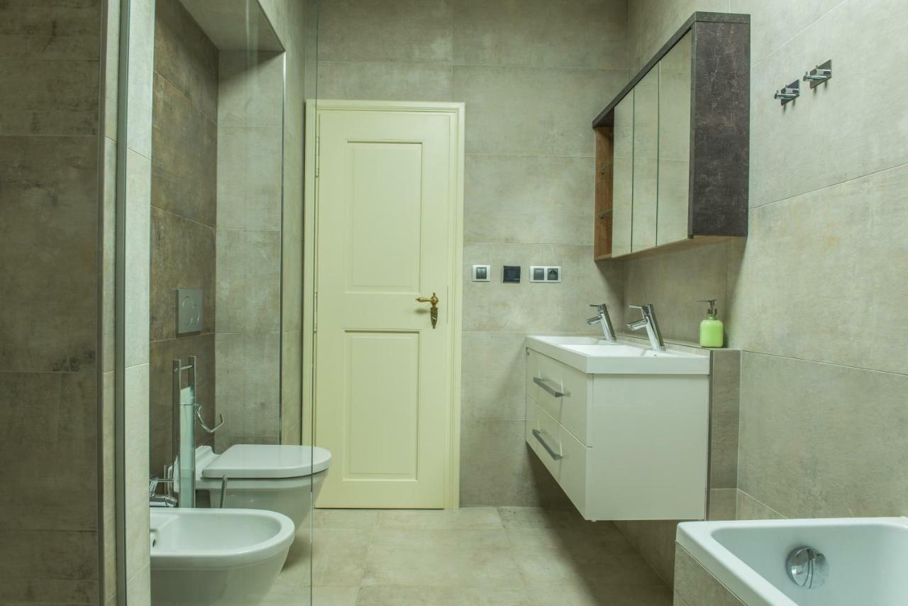 Exclusive 3 Bedroom Top-Notch Flat, Great Location ปราก ภายนอก รูปภาพ